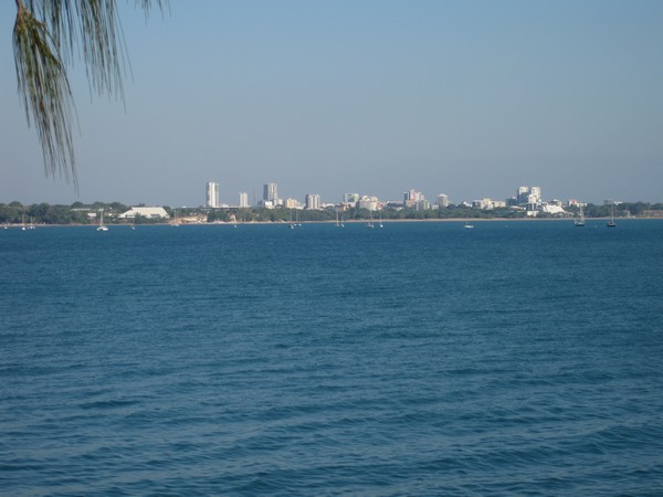 n_img_0398_darwin_skyline_from_east_point_reserve__park_.jpg