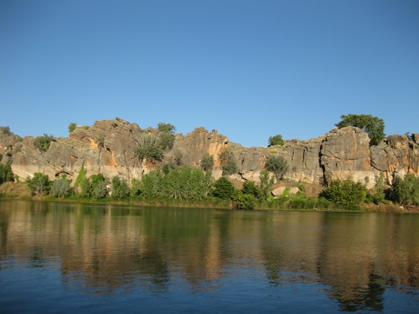 n_img_1082__geikie_gorge_cruise.jpg