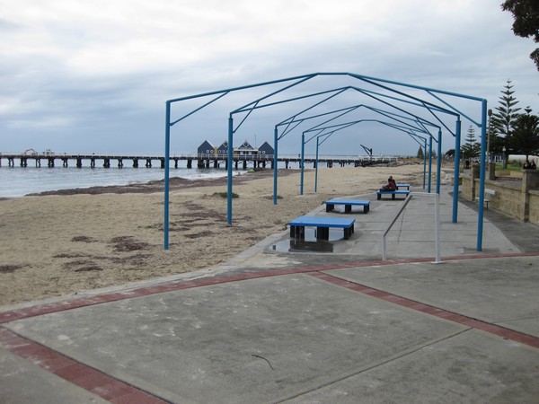 n_img_3405__busselton_beach_and_start_of_the_tanker_jetty.jpg