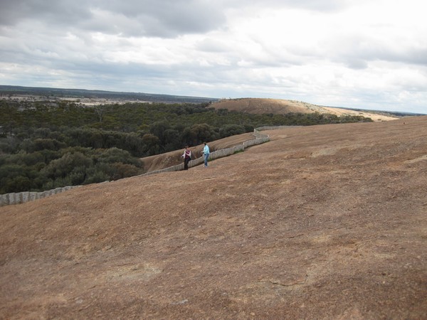 n_img_4217__the_rolling_top_of_the_granite_rock.jpg