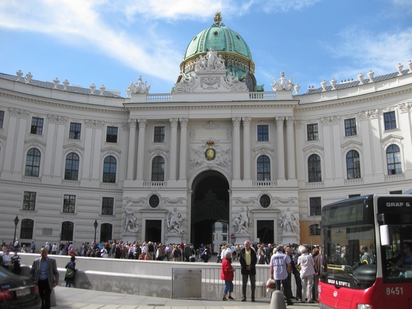 n_img_2650_michaelertrakt__part_of_the_hofburg_palace.jpg