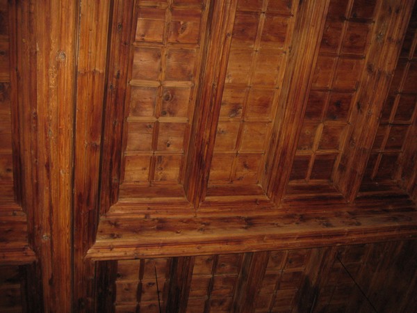 n_img_3690_a_wooden_ceiling.jpg