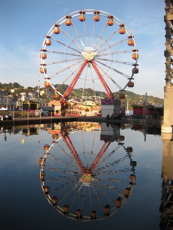 n_img_4222_large_ferris_wheel_in_europaplaz.jpg