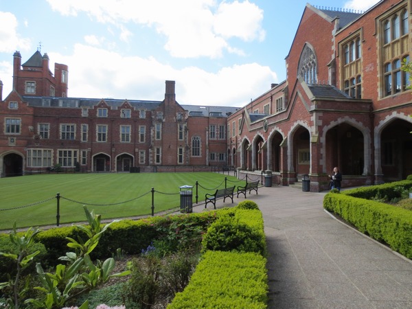 n_img_4201__queen_s_university_belfast.jpg