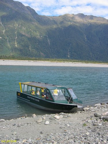 2007_03_28__2114_haast_r__hamilton_jet_boat.jpg