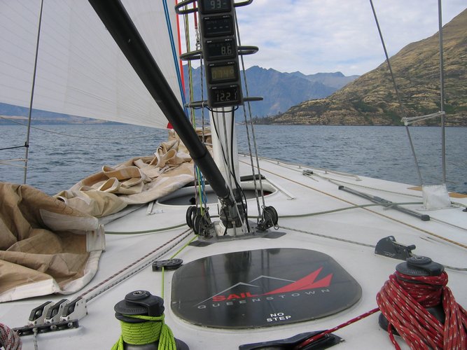 2007_03_29__2207_nz14_foredeck.jpg