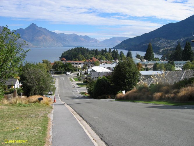 2007_03_29__2213_queenstown___down_hill_toward_gardens.jpg