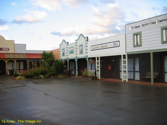 2007_03_30__2261_te_anau___the_village_inn.jpg