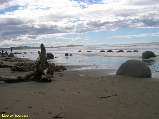 2007_04_01__2315__moeraki_boulders.jpg